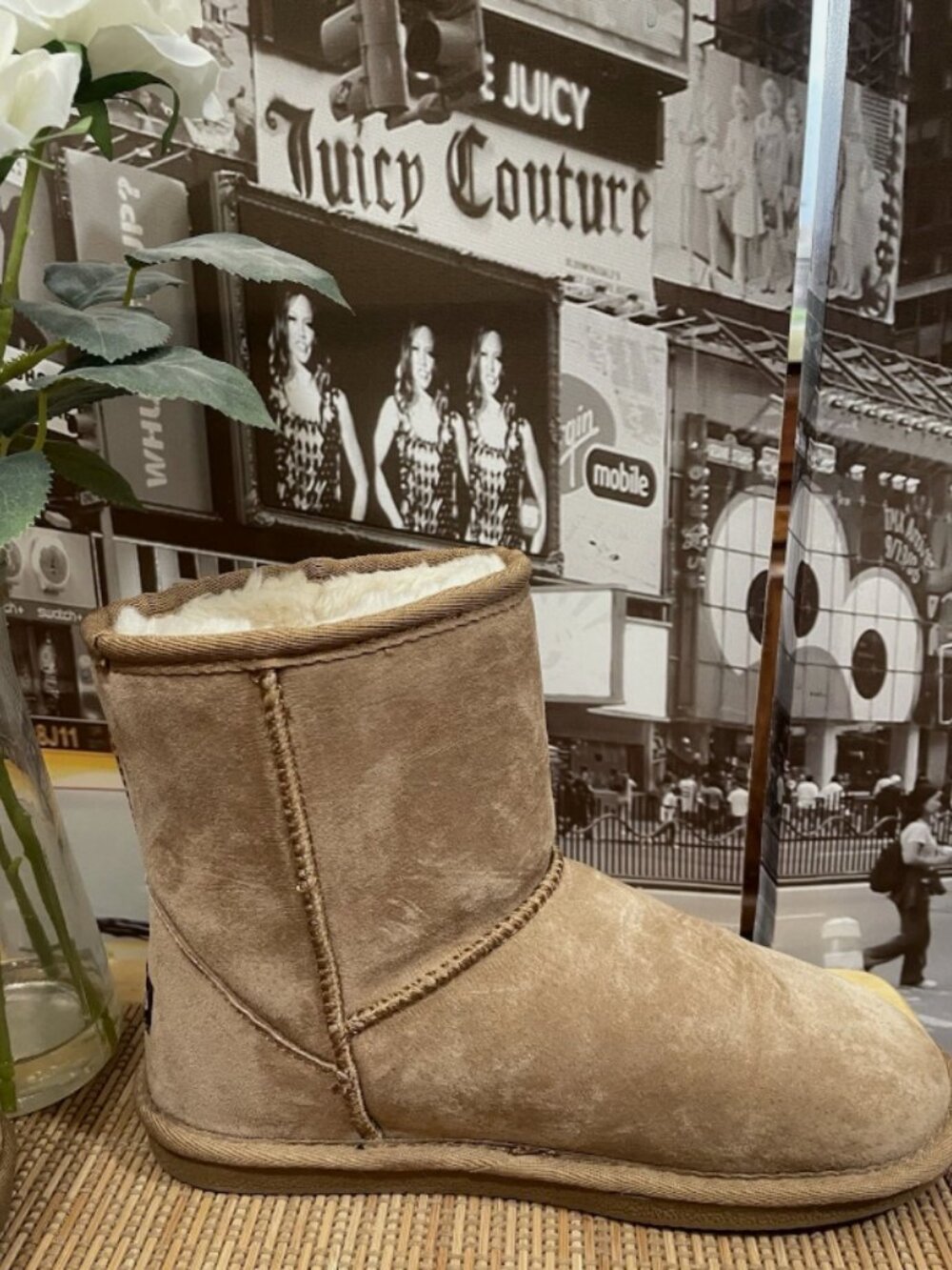 LAMO Classic Boots/ Bootie Chestnut Brown Suede, Fur Llined Boot Women's SZ 7 - Picture 8 of 8